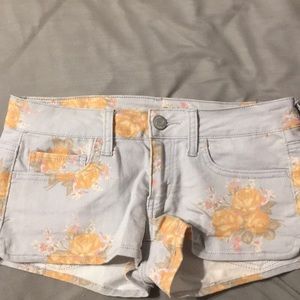 American Eagle flowered shorts